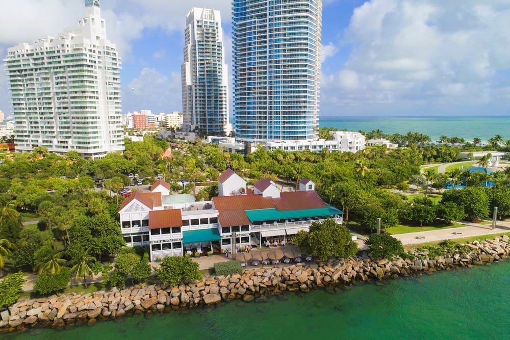 Aerial view of Smith & Wollensky at South Pointe Park