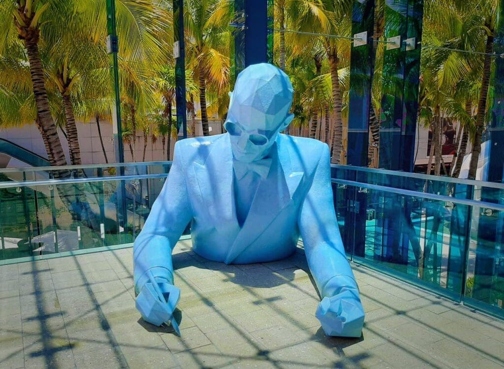 Le Corbusier statue