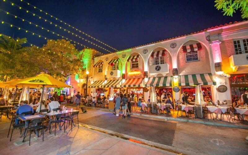 Vibrant Española Way at night