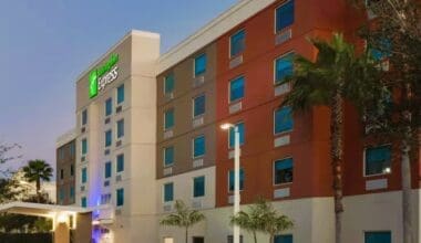 Holiday Inn Express and Suites Fort Lauderdale Airport