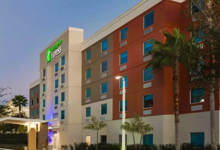 Holiday Inn Express and Suites Fort Lauderdale Airport