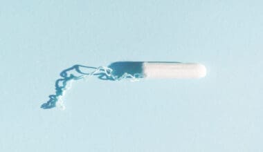 Minimalist tampon with thread top view