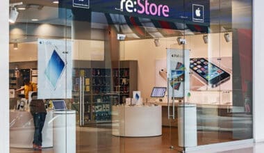 Apple Store in Moscow. Apple is one of the pioneers in the field of personal computers and modern multitasking operating systems with a graphic interface