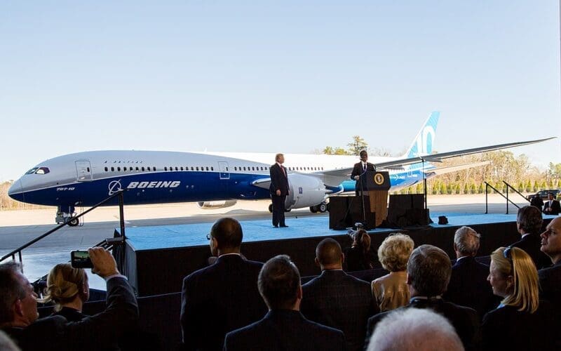 Boeing CEO Dennis Muilenburg and US President Donald Trump at the 787-10 Dreamliner rollout ceremony in 2017