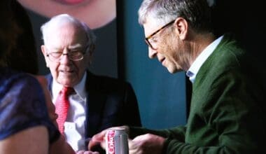 Buffett playing cards with Bill Gates at Borsheims during the 2018 shareholder's weekend