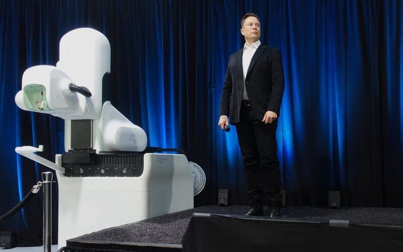 Musk discussing a Neuralink device during a live demonstration in 2020. Photo by Steve Jurvetson - flickr.com, CC BY 2.0, via Wikimedia Commons