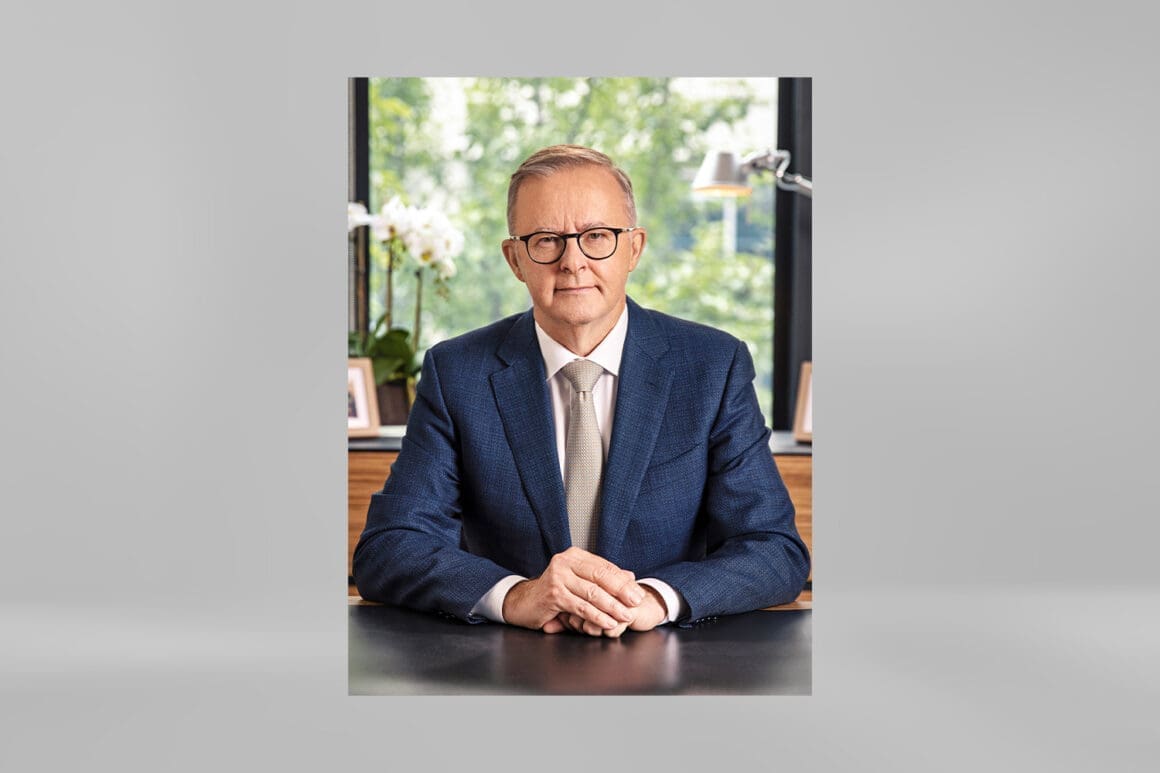 Official portrait of Australian Prime Minister Anthony Albanese