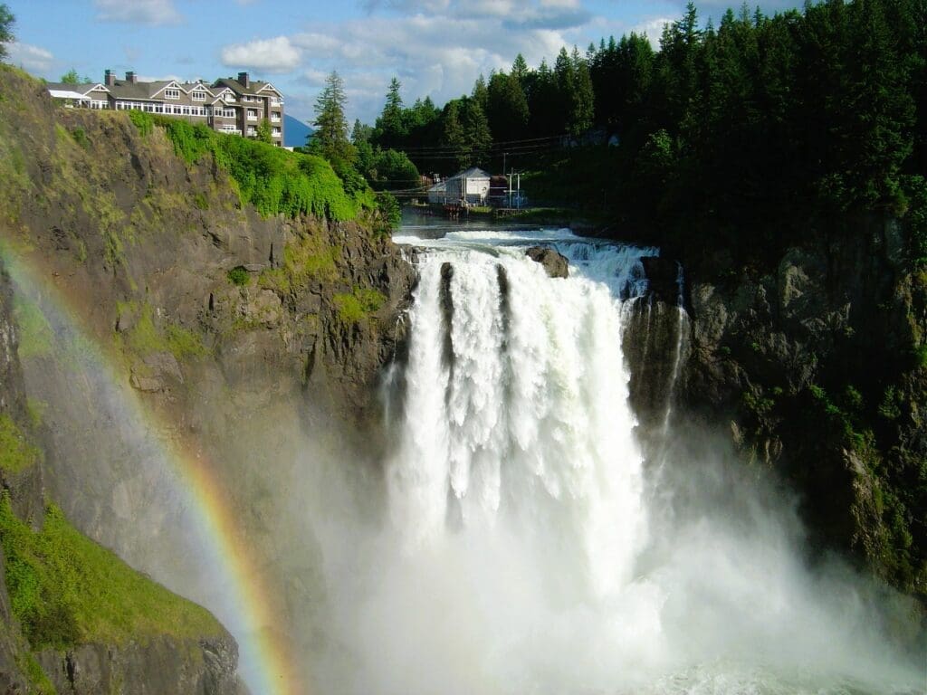 Snoqualmie Falls is featured notably in Twin Peaks