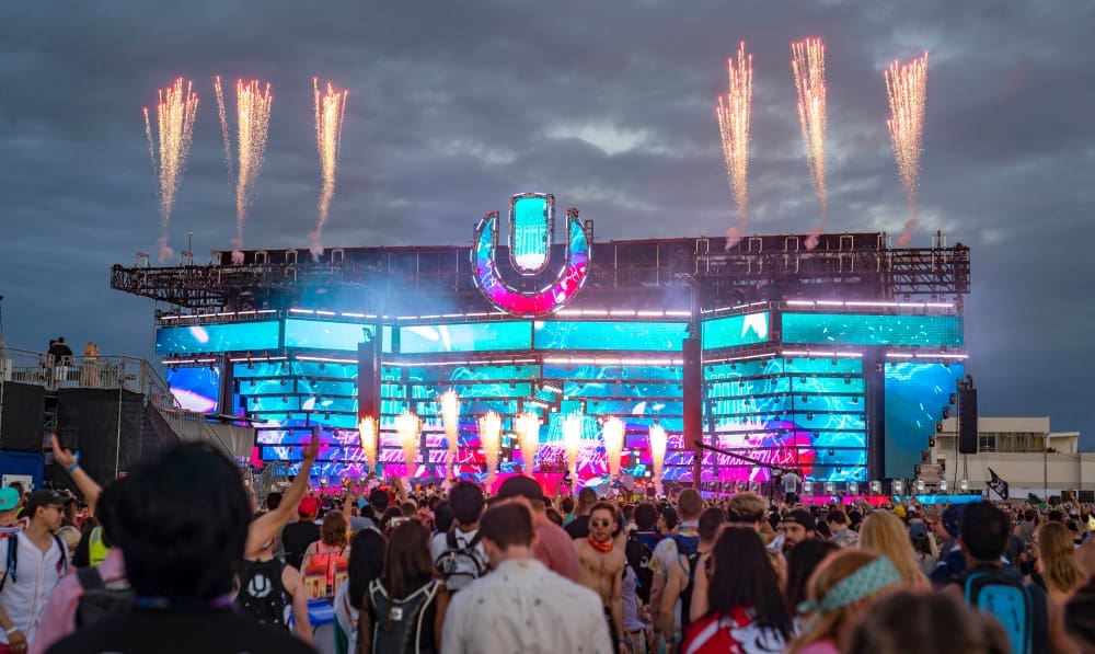 MIAMI, FLORIDA - MARCH 30, 2019. Ultra Music Festival at the Miami Marine Stadium in Virginia Key, Florida. By Shutterstock.com - Hunter Crenian