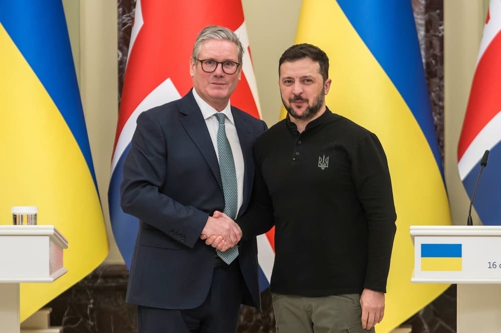 Ukrainian President Volodymyr Zelenskiy and Keir Starmer, Prime Minister of the United Kingdom, shake hands after a joint press conference in Kyiv, Ukraine, on January 16, 2025. By Shutterstock - Paparazzza
