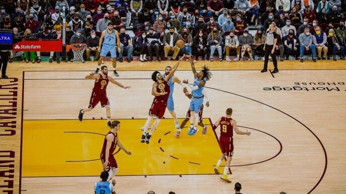 Morant against the Cleveland Cavaliers. By Erik Drost - CC BY 2.0, via Wikimedia Commons