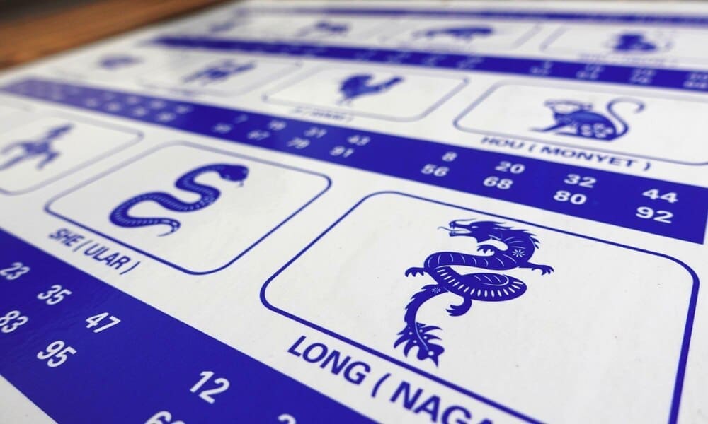 Animals and Shio representing the Chinese zodiac calendar.