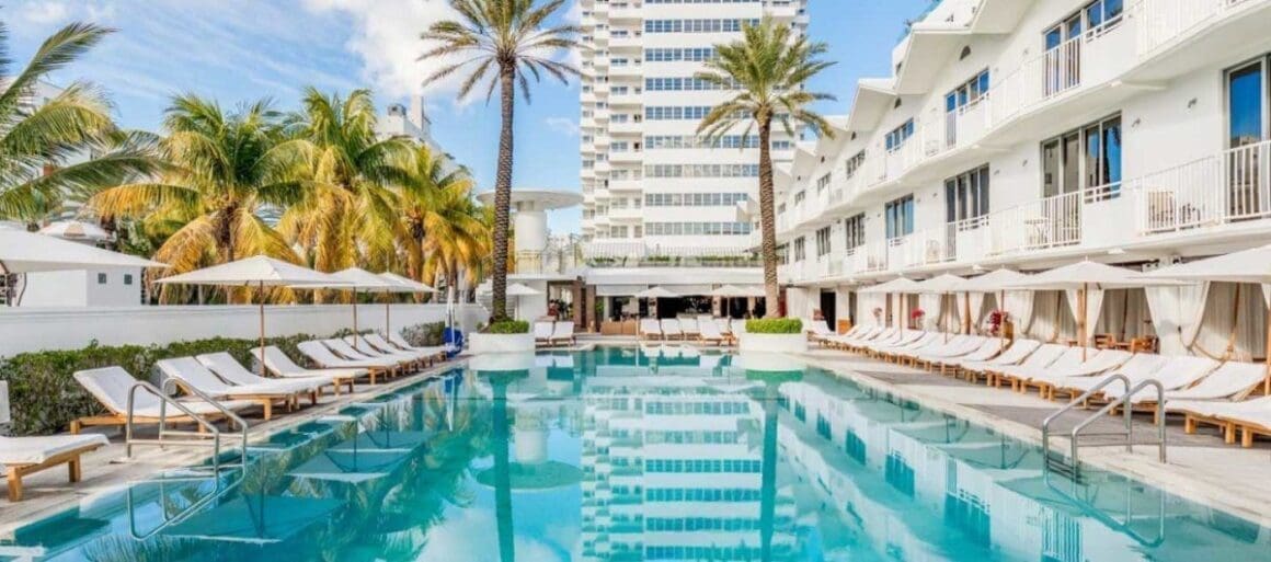 The swimming pool at the Shelborne South Beach Hotel & Resort