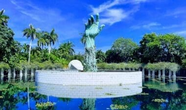 Holocaust Memorial Miami Beach