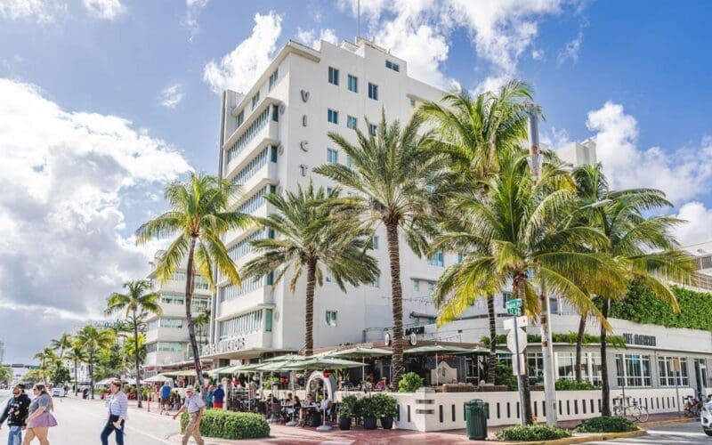 Side view of the Hotel Victor South Beach at Ocean Drive